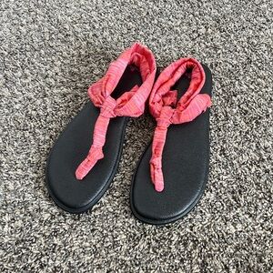 Sanuk | Strappy Pink Sandals